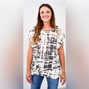 Latched Mama Nest Tunic in Abstract Slate